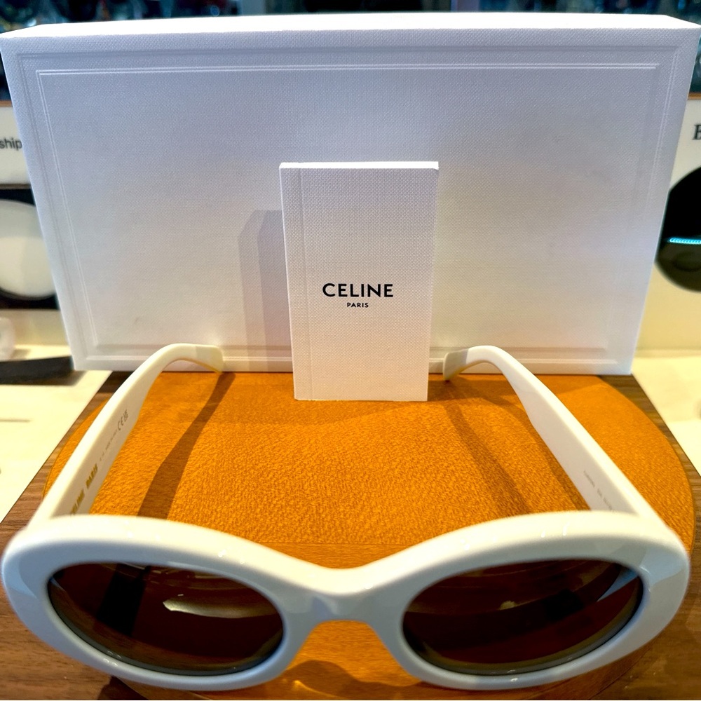 Celine Triomphe oval sunglasses
Cl 40194 25A